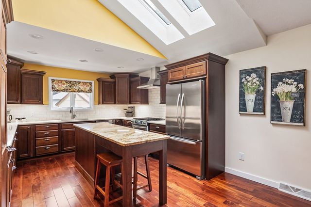 4405 Montclair Court, Bettendorf, IA 52722