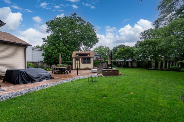 4405 Montclair Court, Bettendorf, IA 52722