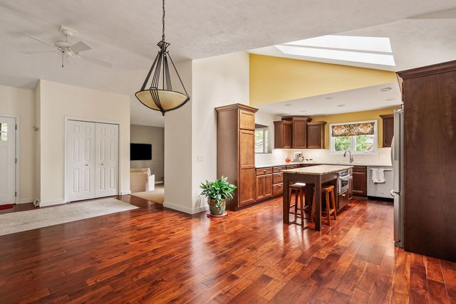 4405 Montclair Court, Bettendorf, IA 52722