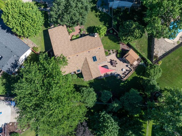4405 Montclair Court, Bettendorf, IA 52722