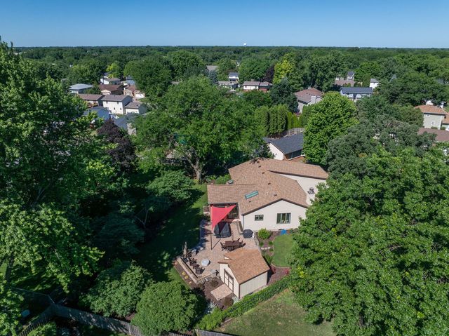 4405 Montclair Court, Bettendorf, IA 52722