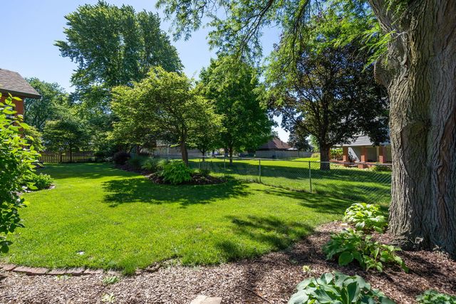 4405 Montclair Court, Bettendorf, IA 52722