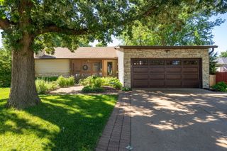 4405 Montclair Court, Bettendorf, IA 52722