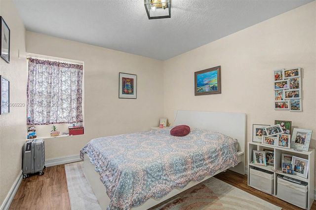 9712 SW 57th St, Cooper City, FL 33328