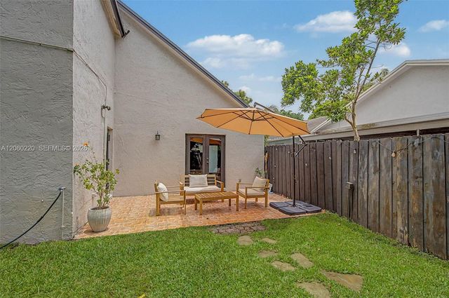 9712 SW 57th St, Cooper City, FL 33328