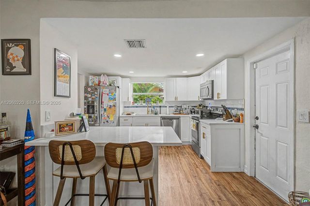 9712 SW 57th St, Cooper City, FL 33328
