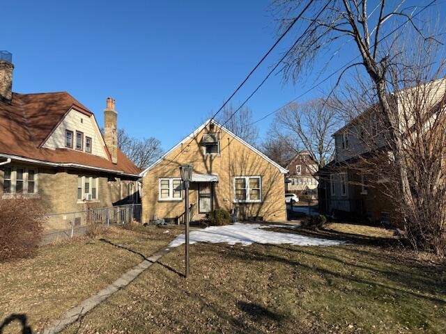 4175 N 22nd STREET, Milwaukee, WI 53209