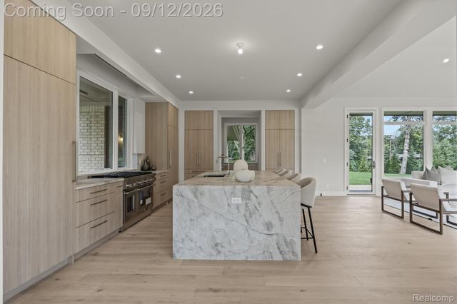 1465 Sodon Lake Drive, Bloomfield Charter Township, MI 48302