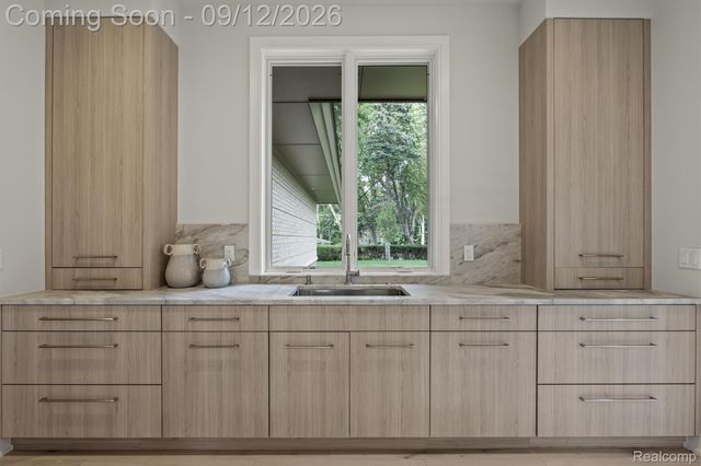1465 Sodon Lake Drive, Bloomfield Charter Township, MI 48302