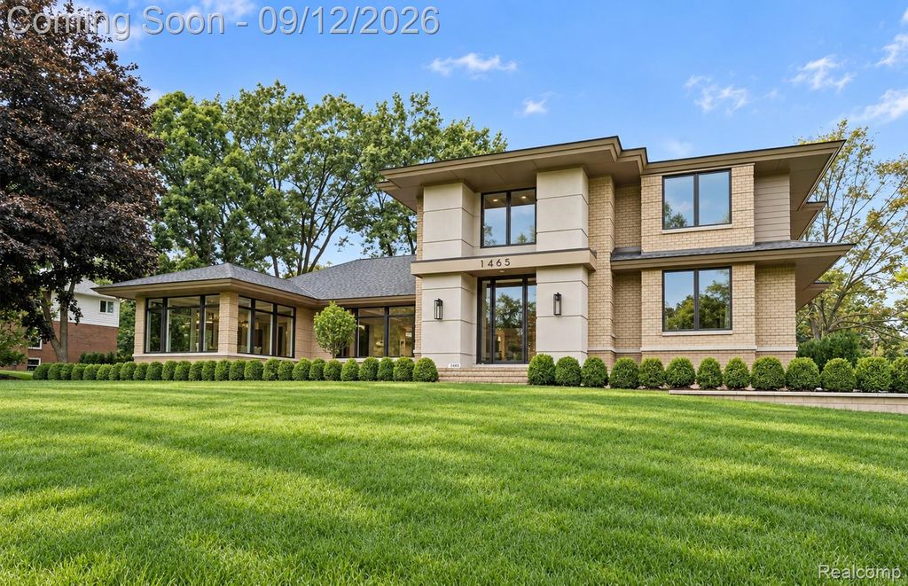 1465 Sodon Lake Drive, Bloomfield Charter Township, MI 48302