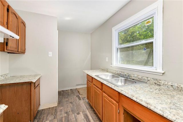 1811 N 48th Street, Kansas City, KS 66102