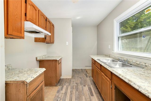 1811 N 48th Street, Kansas City, KS 66102
