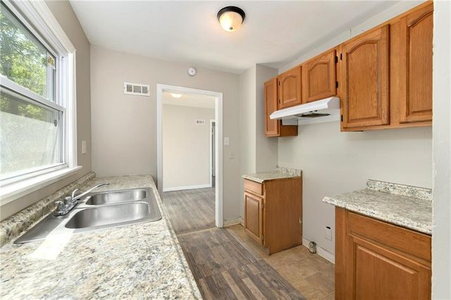 1811 N 48th Street, Kansas City, KS 66102