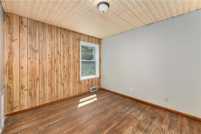 1811 N 48th Street, Kansas City, KS 66102