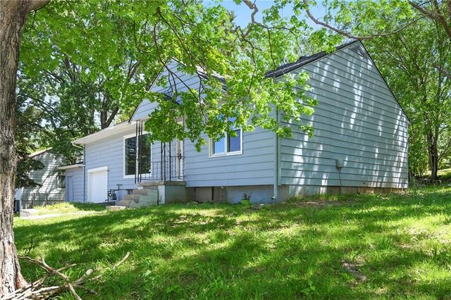 1811 N 48th Street, Kansas City, KS 66102