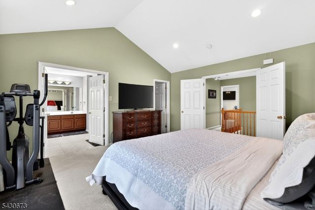 33 Schaal St, Bridgewater Twp., NJ 08807