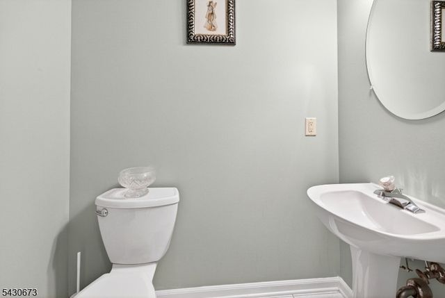 33 Schaal St, Bridgewater Twp., NJ 08807