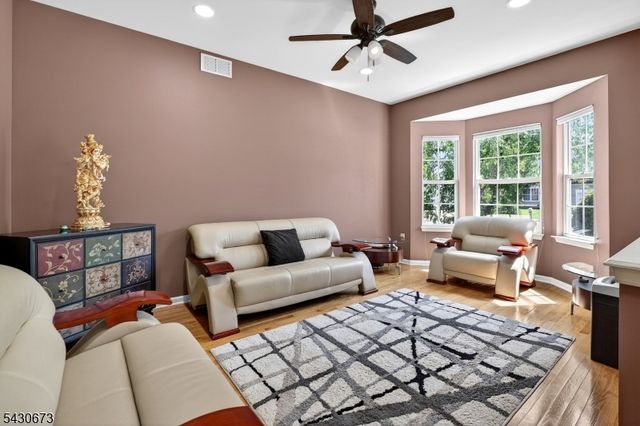 33 Schaal St, Bridgewater Twp., NJ 08807