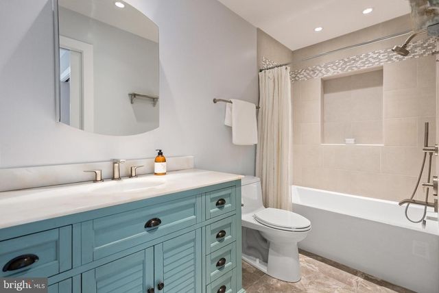 6704 ARROYO CT, North Bethesda, MD 20852