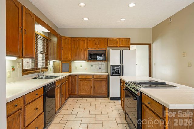 427 Mccoy Cove Road, Black Mountain, NC 28711