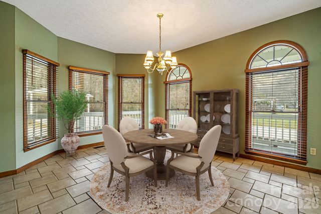 427 Mccoy Cove Road, Black Mountain, NC 28711