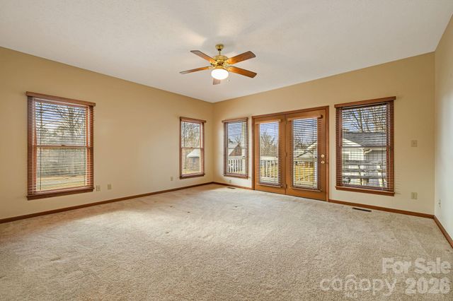 427 Mccoy Cove Road, Black Mountain, NC 28711