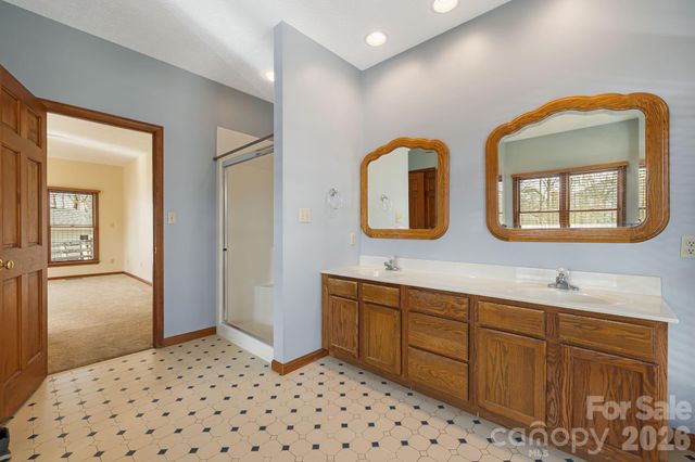 427 Mccoy Cove Road, Black Mountain, NC 28711