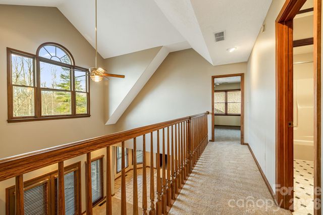 427 Mccoy Cove Road, Black Mountain, NC 28711