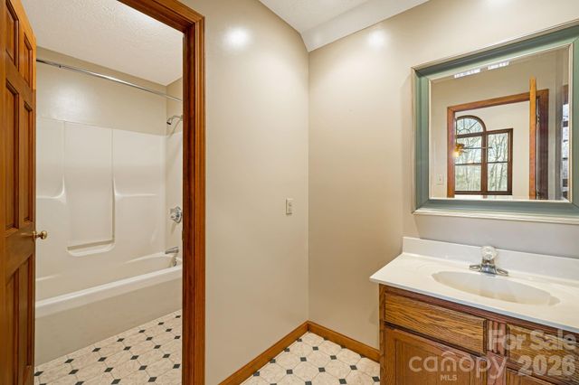 427 Mccoy Cove Road, Black Mountain, NC 28711