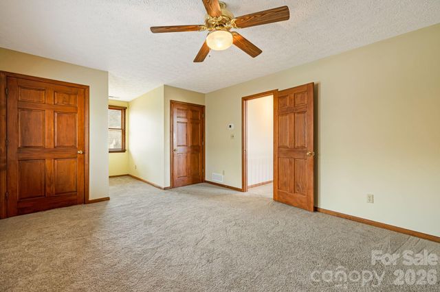 427 Mccoy Cove Road, Black Mountain, NC 28711