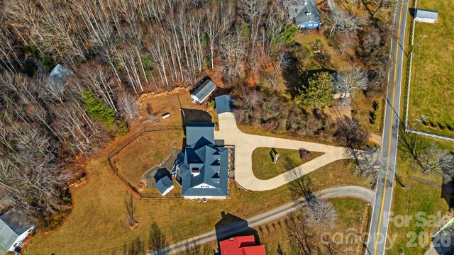 427 Mccoy Cove Road, Black Mountain, NC 28711