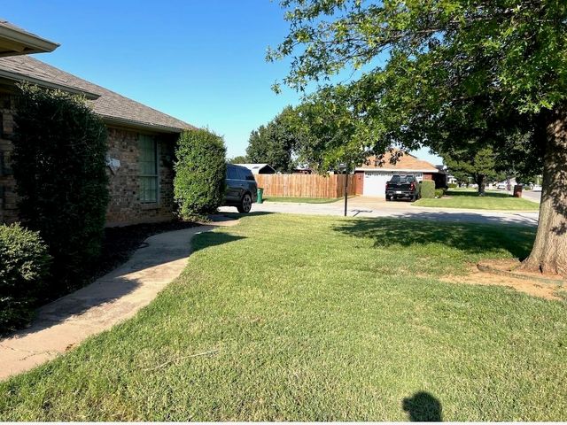 1316 TUMBLEWEED TRAIL, Henrietta, TX 76365