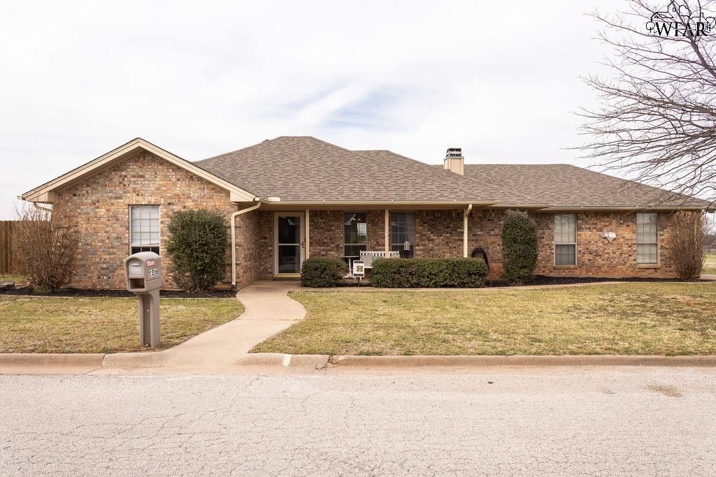1316 TUMBLEWEED TRAIL, Henrietta, TX 76365