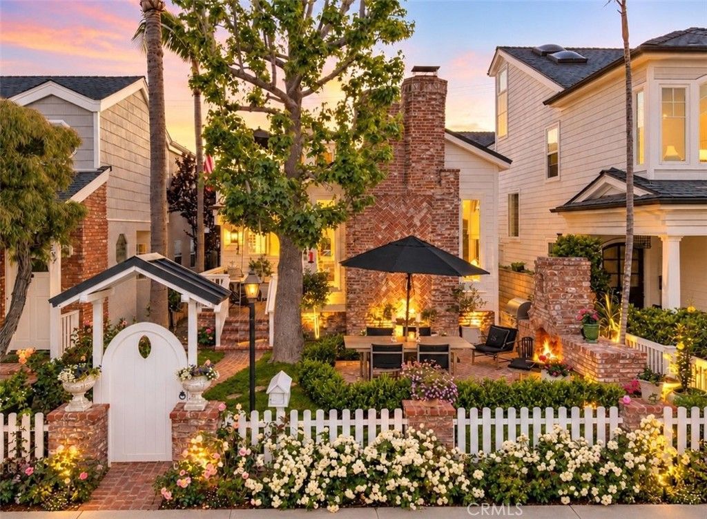 209 Diamond Avenue, Newport Beach, CA 92662 — photo 2
