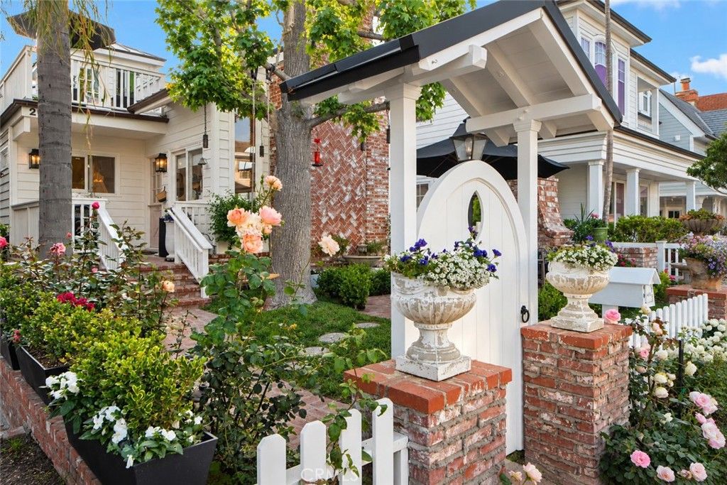 209 Diamond Avenue, Newport Beach, CA 92662 — photo 3