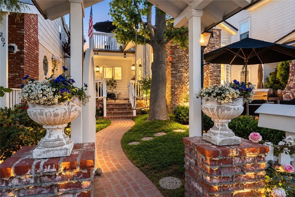 209 Diamond Avenue, Newport Beach, CA 92662 — photo 4