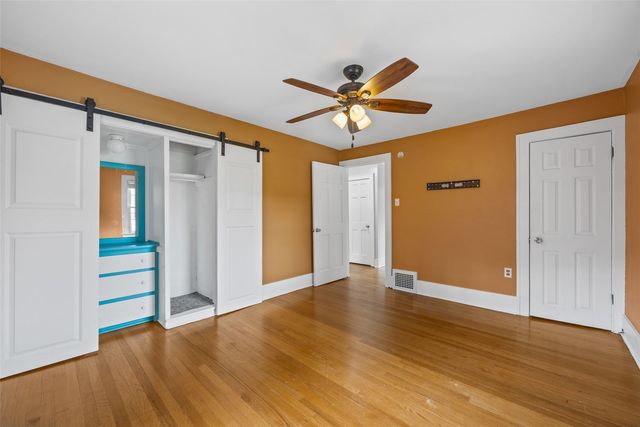 1960 2nd Avenue SE, Cedar Rapids, IA 52403