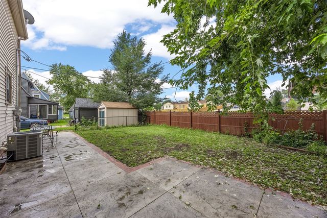 1960 2nd Avenue SE, Cedar Rapids, IA 52403