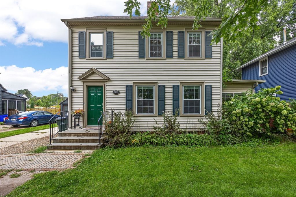 1960 2nd Avenue SE, Cedar Rapids, IA 52403