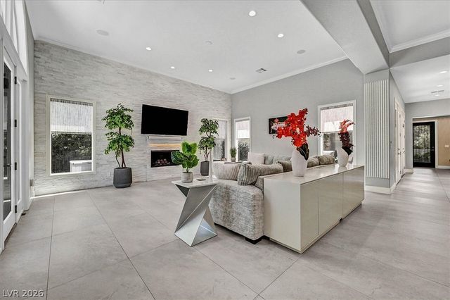 11828 WATERFORD CASTLE Court, Las Vegas, NV 89141