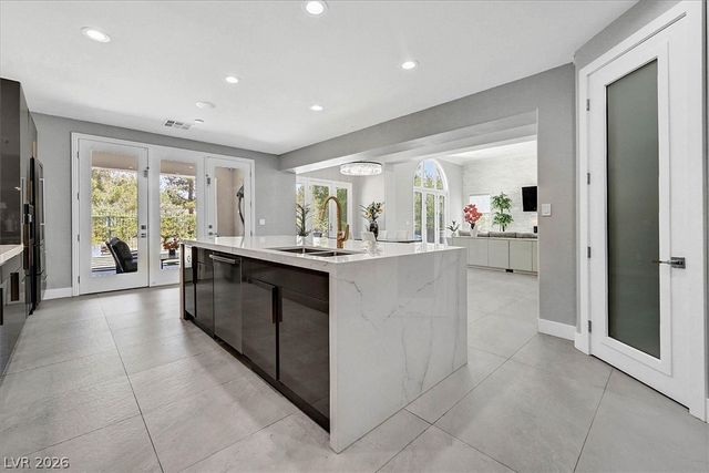 11828 WATERFORD CASTLE Court, Las Vegas, NV 89141