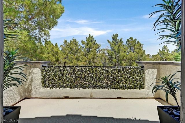 11828 WATERFORD CASTLE Court, Las Vegas, NV 89141