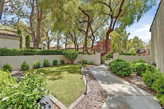11828 WATERFORD CASTLE Court, Las Vegas, NV 89141