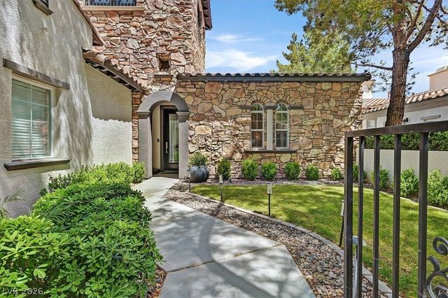 11828 WATERFORD CASTLE Court, Las Vegas, NV 89141