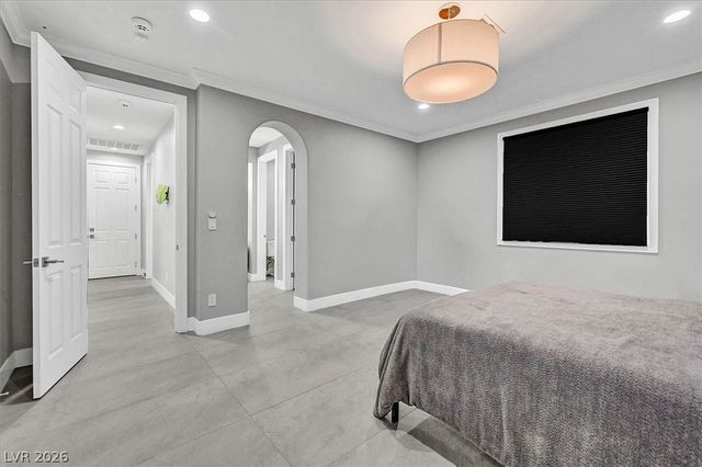 11828 WATERFORD CASTLE Court, Las Vegas, NV 89141