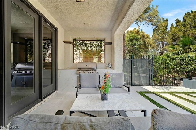 11828 WATERFORD CASTLE Court, Las Vegas, NV 89141