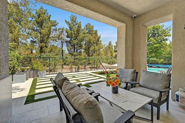11828 WATERFORD CASTLE Court, Las Vegas, NV 89141