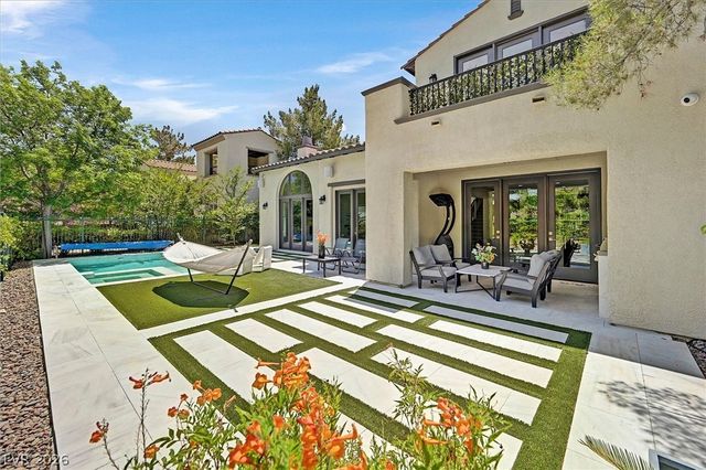 11828 WATERFORD CASTLE Court, Las Vegas, NV 89141