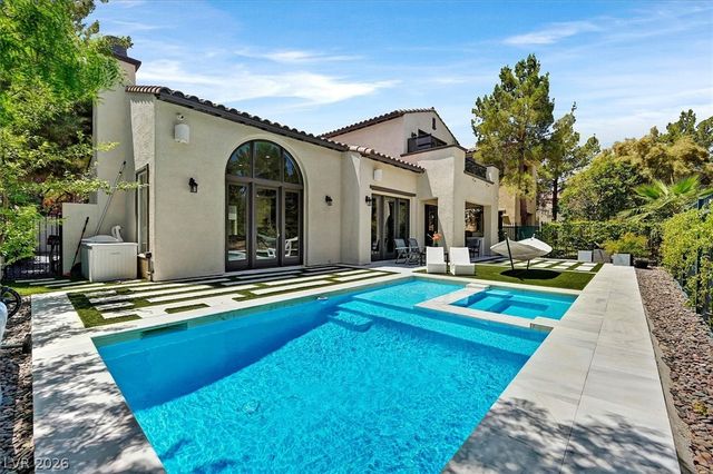 11828 WATERFORD CASTLE Court, Las Vegas, NV 89141