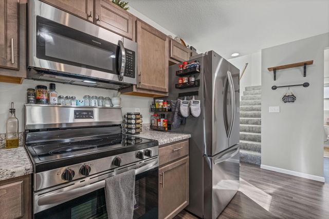 8160 N GLEN MEADOW DR, Columbia, MO 65202